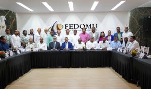 Proyecto piloto integra a privados de libertad en labores comunitarias en Santo Domingo