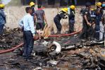 Un avión se estrella en la India con 240 personas a bordo y cae sobre una residencia de médicos