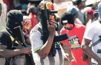 La Unión Europea sanciona a tres líderes de bandas criminales de Haití