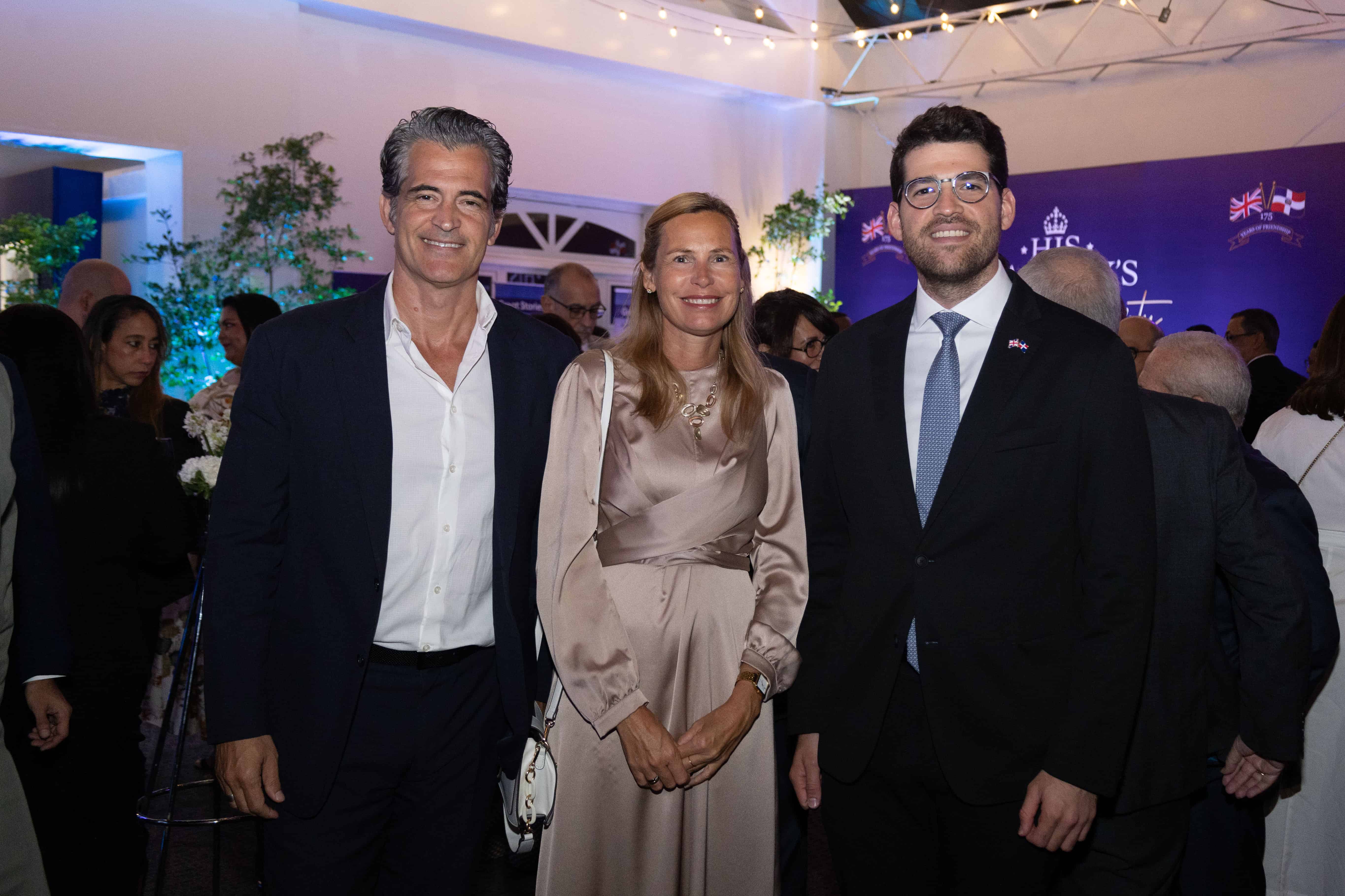Javier Marí, Maike Friedrichsen y Andrés Bisonó.