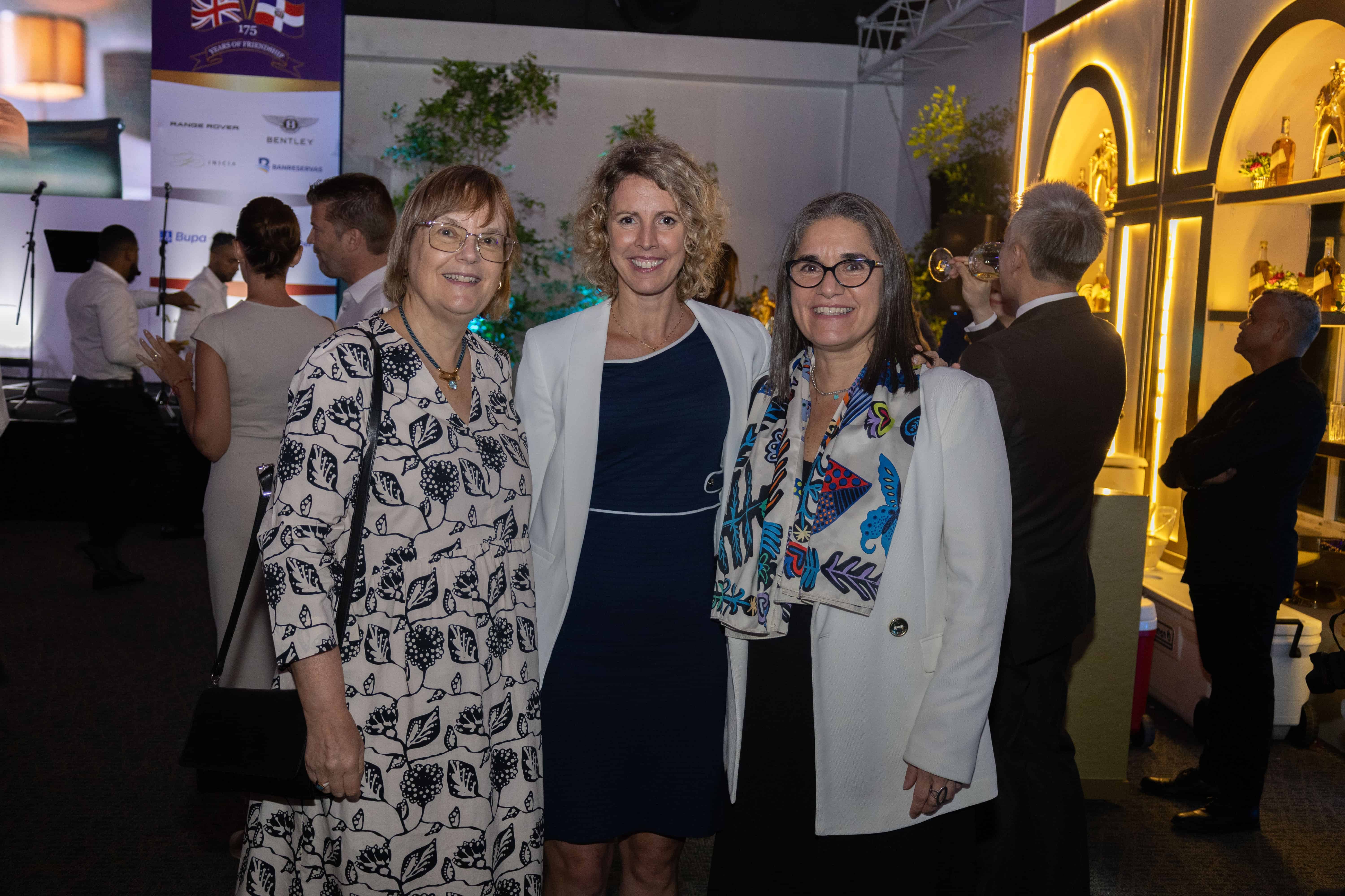 Rita Haemmerli, Sonia Barbry y Ana María Díaz