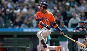 Jeremy Peña pega doble y sencillo en la victoria de Houston sobre Texas