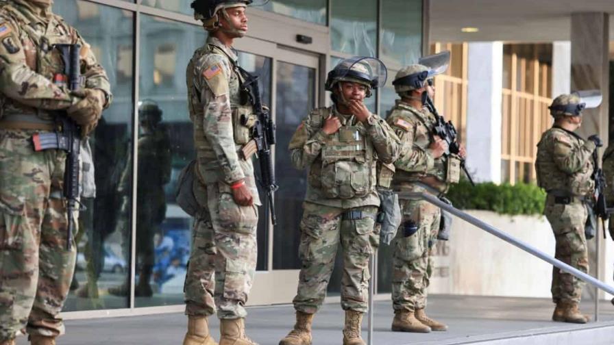 EE. UU. desmoviliza a 2,000 soldados de la Guardia Nacional desplegados en Los Ángeles EE. UU. desmoviliza a 2,000 soldados de la Guardia Nacional desplegados en Los Ángeles