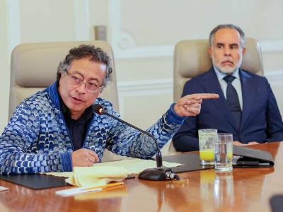 Procuraduría abre indagación contra gabinete de Petro por decretazo