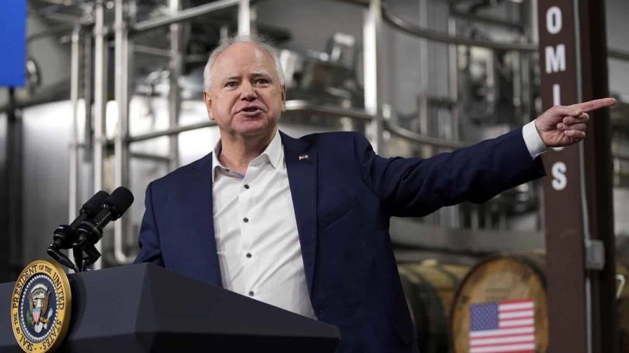 Tim Walz dice que el desfile militar de Trump es algo propio de Pionyang