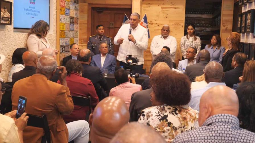 Viaje de estudiantes dominicanos a RD será financiado por patrocinadores, asegura consulado en NY Viaje de estudiantes dominicanos a RD será financiado por patrocinadores, asegura consulado en NY