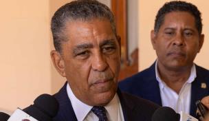Adriano Espaillat recibe el Premio al Legado por su trayectoria de servicio p&uacute;blico