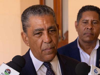 Adriano Espaillat condena ataque a legisladores en Minesota