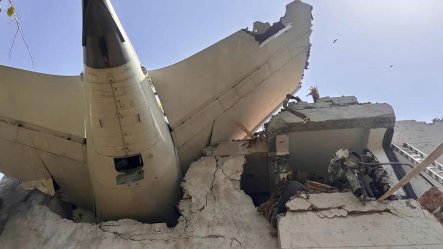 Dos niñas huérfanas de madre perdieron a su padre en accidente de Air India Dos niñas huérfanas de madre perdieron a su padre en accidente de Air India