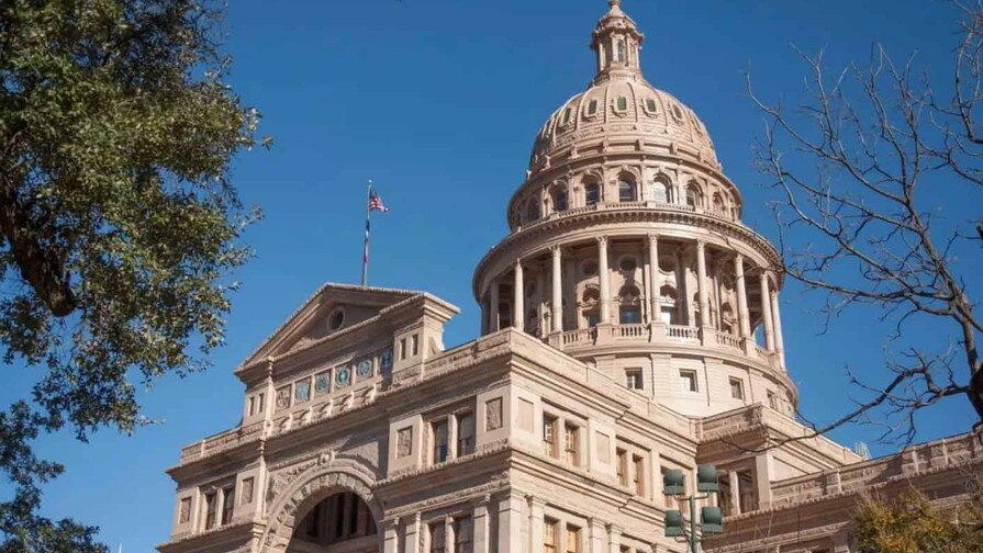 Arrestan a hombre acusado de planear un ataque contra el Capitolio de Texas Arrestan a hombre acusado de planear un ataque contra el Capitolio de Texas