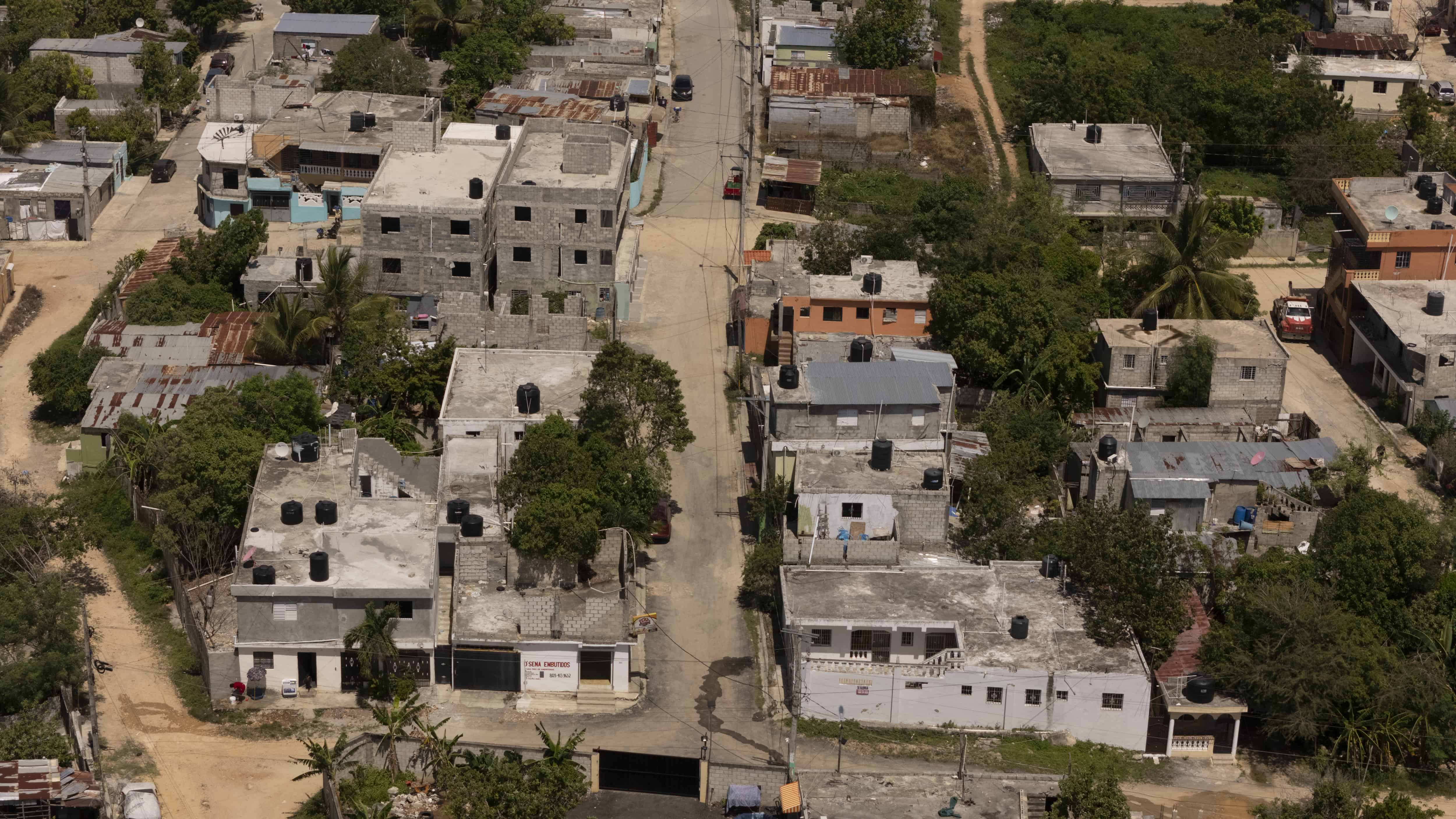 The proliferation of informal settlements is one of the main problems stemming from the lack of a land use plan in the municipality of Santo Domingo Este.