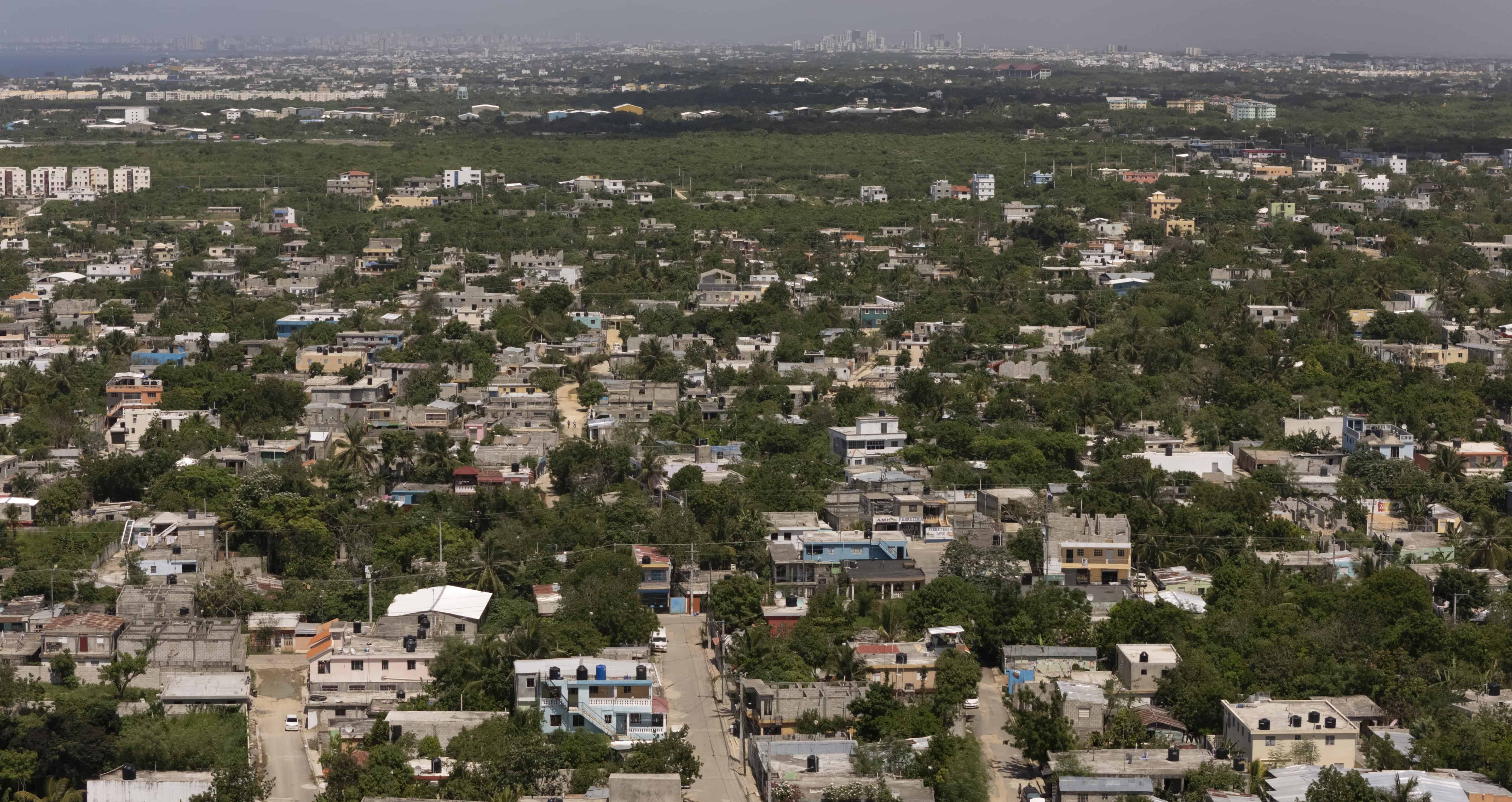 The proliferation of informal settlements is one of the main problems stemming from the lack of a land use plan in the municipality of Santo Domingo Este.
