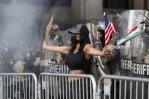 Los Ángeles ruge en la mayor protesta contra Trump: El pueblo unido jamás será vencido