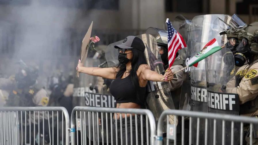 Los Ángeles ruge en la mayor protesta contra Trump: El pueblo unido jamás será vencido Los Ángeles ruge en la mayor protesta contra Trump: El pueblo unido jamás será vencido