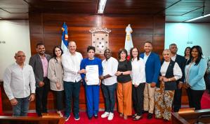 Alcaldía de Santiago declara a La Sophy como "Visitante Distinguida" por su legado musical