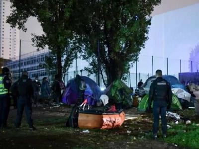Dos fallecidos en campos de migrantes en Francia