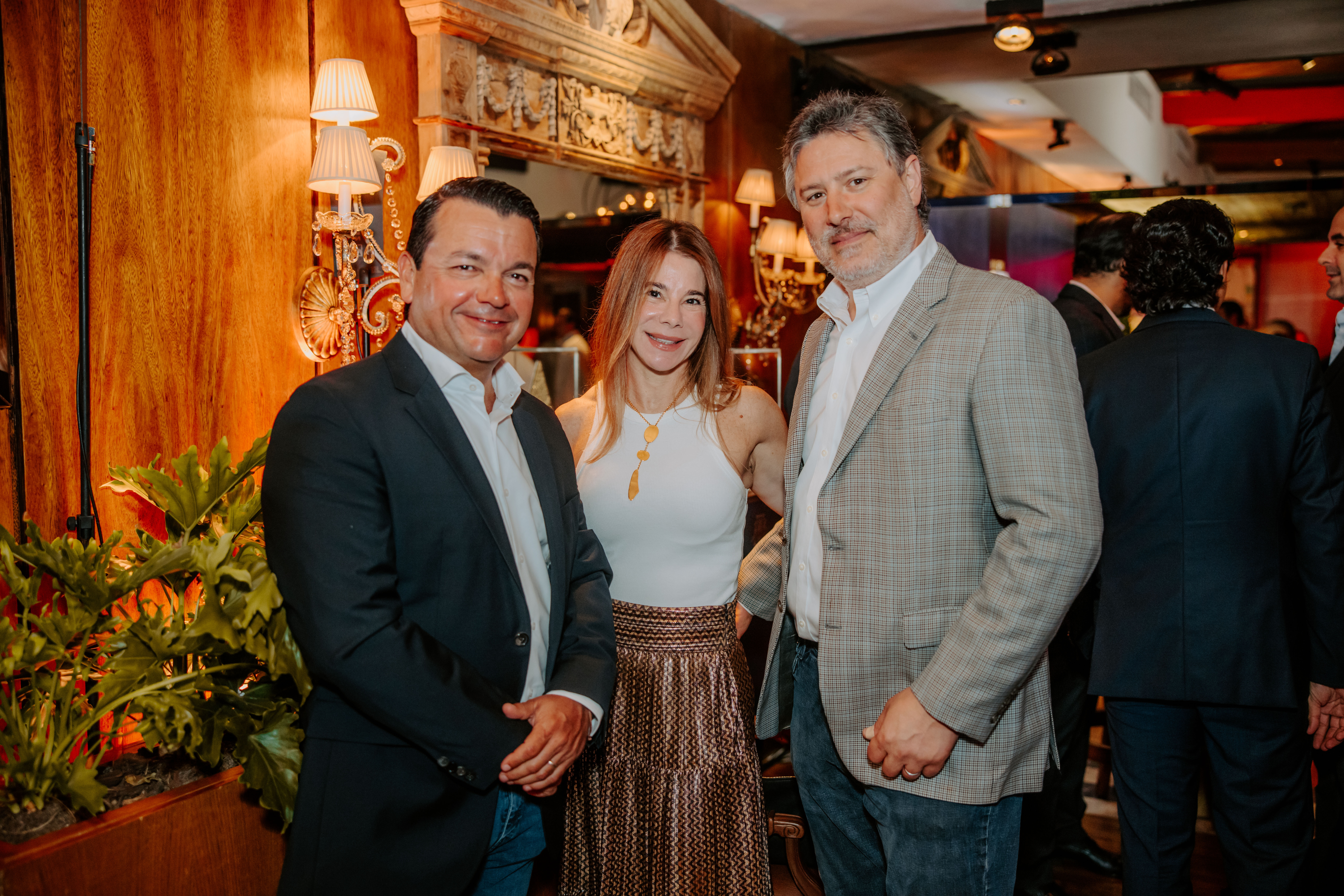 Rafael Antonio Martínez Tovar, Isabel Kizer y Carlos Puppio