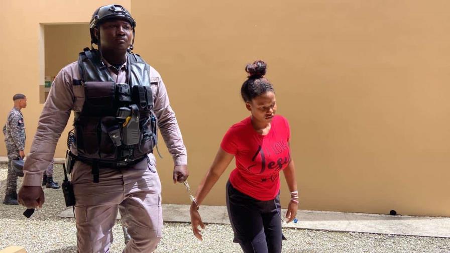 Tres meses de prisión preventiva a joven acusada de agredir a su hija recién nacida en Miches Tres meses de prisión preventiva a joven acusada de agredir a su hija recién nacida en Miches