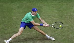 Sinner gana en Halle su primer partido en hierba, Fonseca cae eliminado