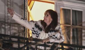Expresidenta Cristina Fernández cumplirá condena de seis años en su domicilio en Buenos Aires Expresidenta Cristina Fernández cumplirá condena de seis años en su domicilio en Buenos Aires