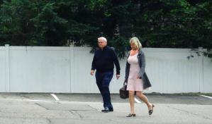 Así pasó Bob Menéndez su último día en libertad antes de ingresar a prisión para cumplir su condena