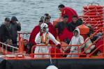 El Gobierno español prevé regularizar en torno a 100,000 inmigrantes este año por arraigo