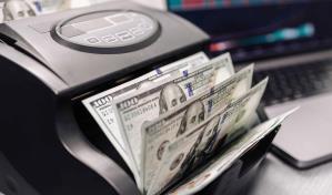 Dólar a la venta se mantiene en torno a RD$63.40 en la banca dominicana tras recorte de la Fed