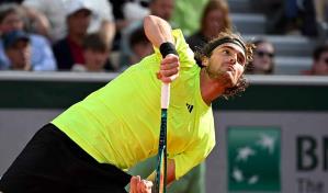 Tsitsipas sufre en su primer triunfo con Ivanisevic como entrenador