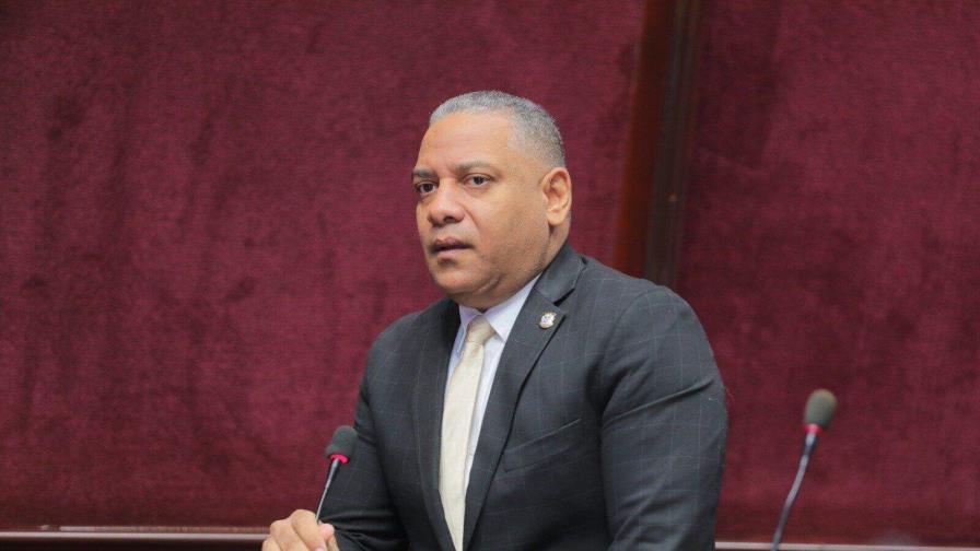 Un diputado sobreviviente de tragedia en Jet Set retorna al Congreso y exige nuevo Código Penal Un diputado sobreviviente de tragedia en Jet Set retorna al Congreso y exige nuevo Código Penal