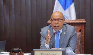 Diputados aprueban en primera lectura proyecto reduce a seis meses la pasantía médica obligatoria