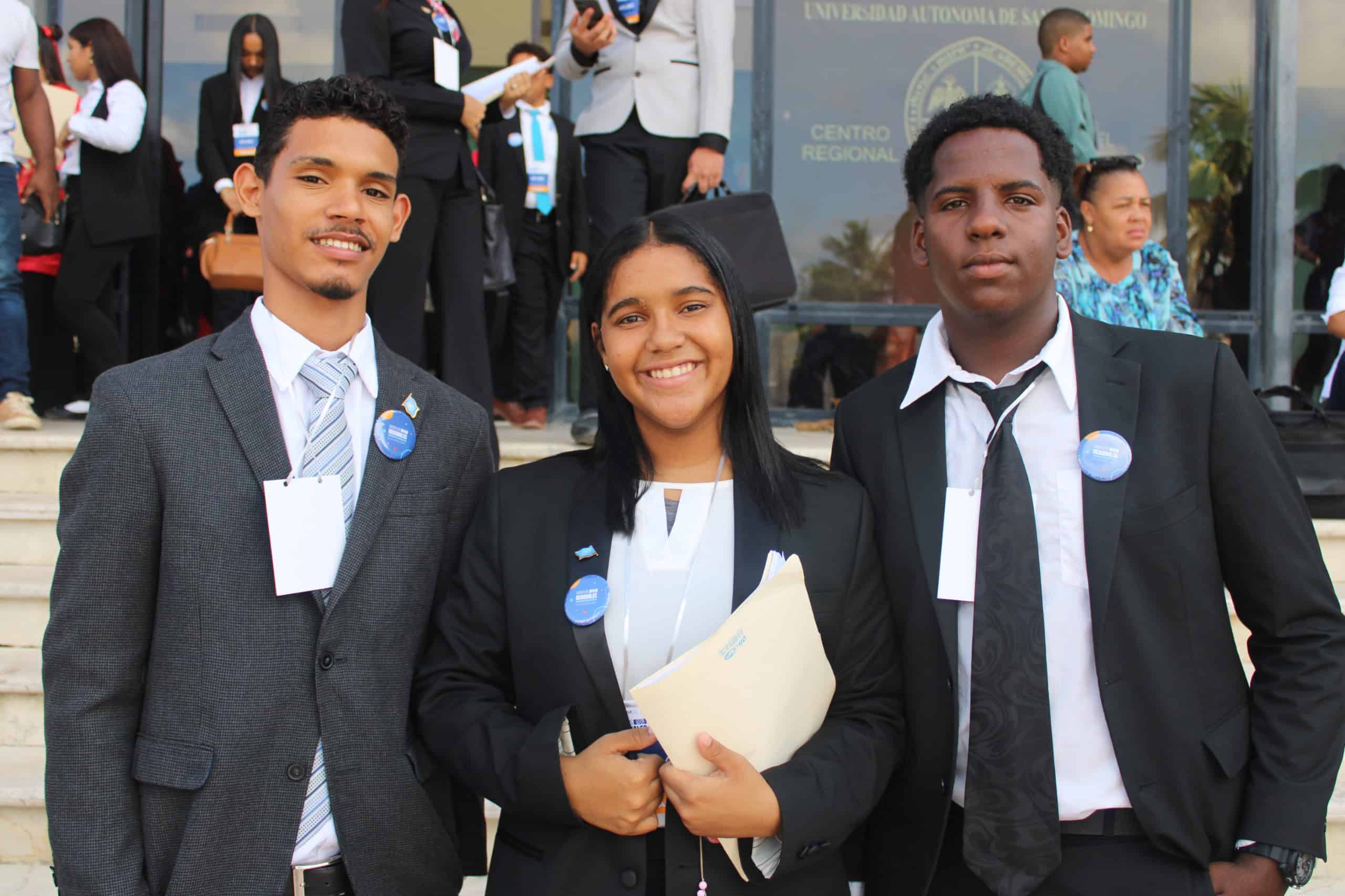 Jóvenes de diferentes distritos educativos de Puerto Plata.