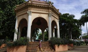 Alcald&iacute;a del Distrito Nacional convoca a licitaci&oacute;n para remozar el parque Enriquillo