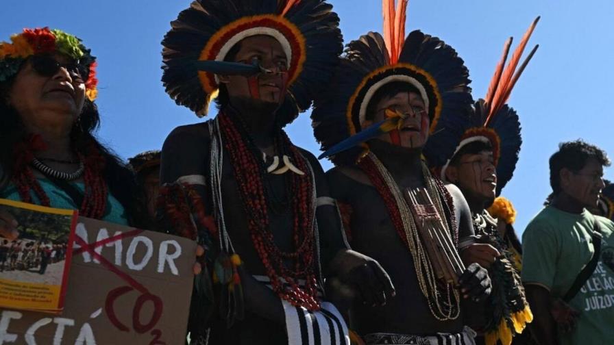 Protestas contra la subasta de derechos de exploración petrolera en Brasil