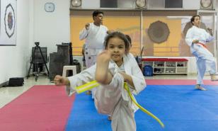 Los beneficios de que las mujeres se entrenen en defensa personal