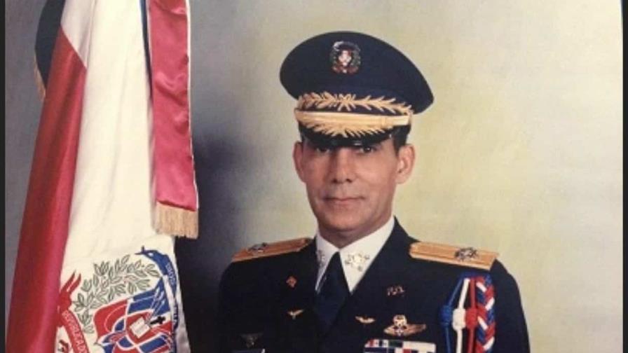 Falleció el general retirado Rojas Tabar, el exministro que desafió al presidente Leonel Fernández