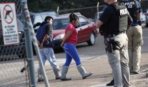 EE. UU. prioriza detener migrantes criminales en redadas laborales, dice zar de la frontera