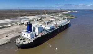 Puerto Rico celebra llegada de buque de gas natural tras acuerdo con la española Naturgy