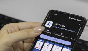 Embajada de EE. UU. promueve el uso de la CBP Home para la deportación voluntaria en familia