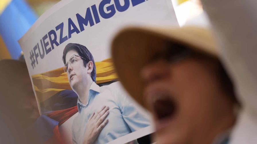 Autoridades incautaron el celular usado en atentado contra Miguel Uribe; no era del joven sicario Autoridades incautaron el celular usado en atentado contra Miguel Uribe; no era del joven sicario