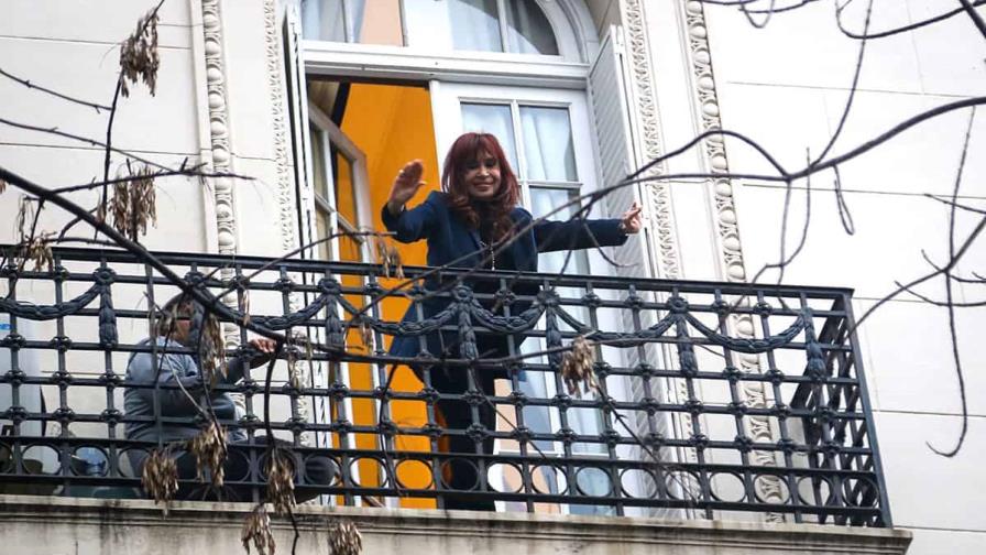 El balcón de Cristina Fernández, motivo de disputa en Argentina El balcón de Cristina Fernández, motivo de disputa en Argentina