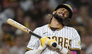Así fue el pelotazo a Fernando Tatis Jr. que lo sacó de juego; sigue con dolor tras rayos X