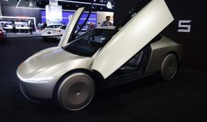 Tesla iniciará su servicio de robotaxis con un empleado en los vehículos autónomos