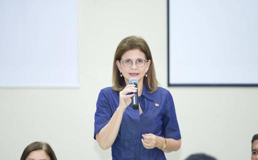 El Gobierno continúa las gestiones para renegociar arancel del 10 % con Estados Unidos