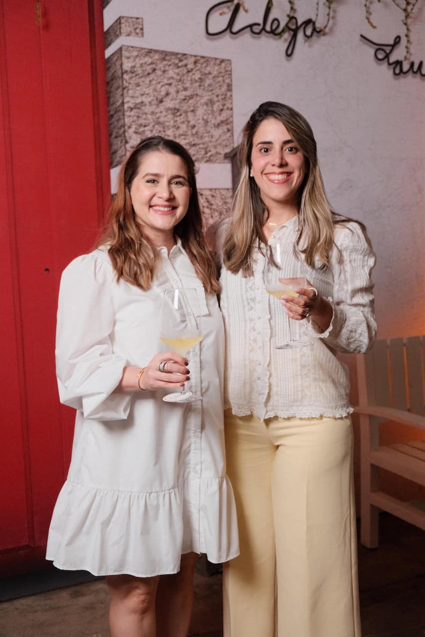 Sarah Ricart y Claudia Hernández.
