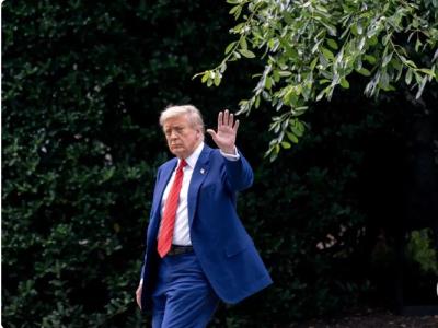 Trump tilda de estafa créditos verdes y pide acabar con ellos