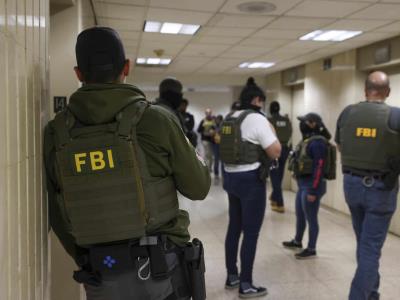 Migrante venezolana decide volver a su país por temor a ICE