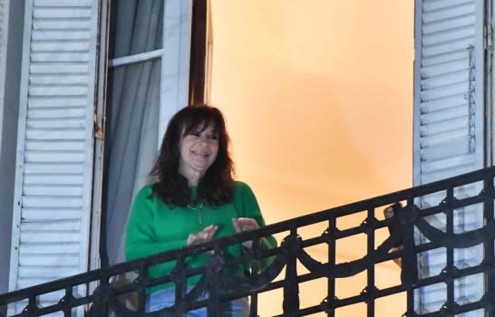 Cristina Fern&aacute;ndez continuar&aacute; ingresada por complicaciones tras apendicitis