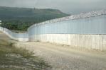 Dominicana inicia construcción de nueva fase de su muro en frontera con Haití
