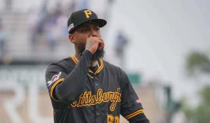 El dominicano Dennis Santana apela la suspensión por tratar de golpear a fanático