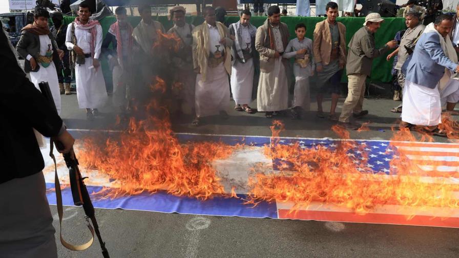 Hutíes amenazan con atacar buques de EE. UU. si este se involucra en guerra contra Irán Hutíes amenazan con atacar buques de EE. UU. si este se involucra en guerra contra Irán